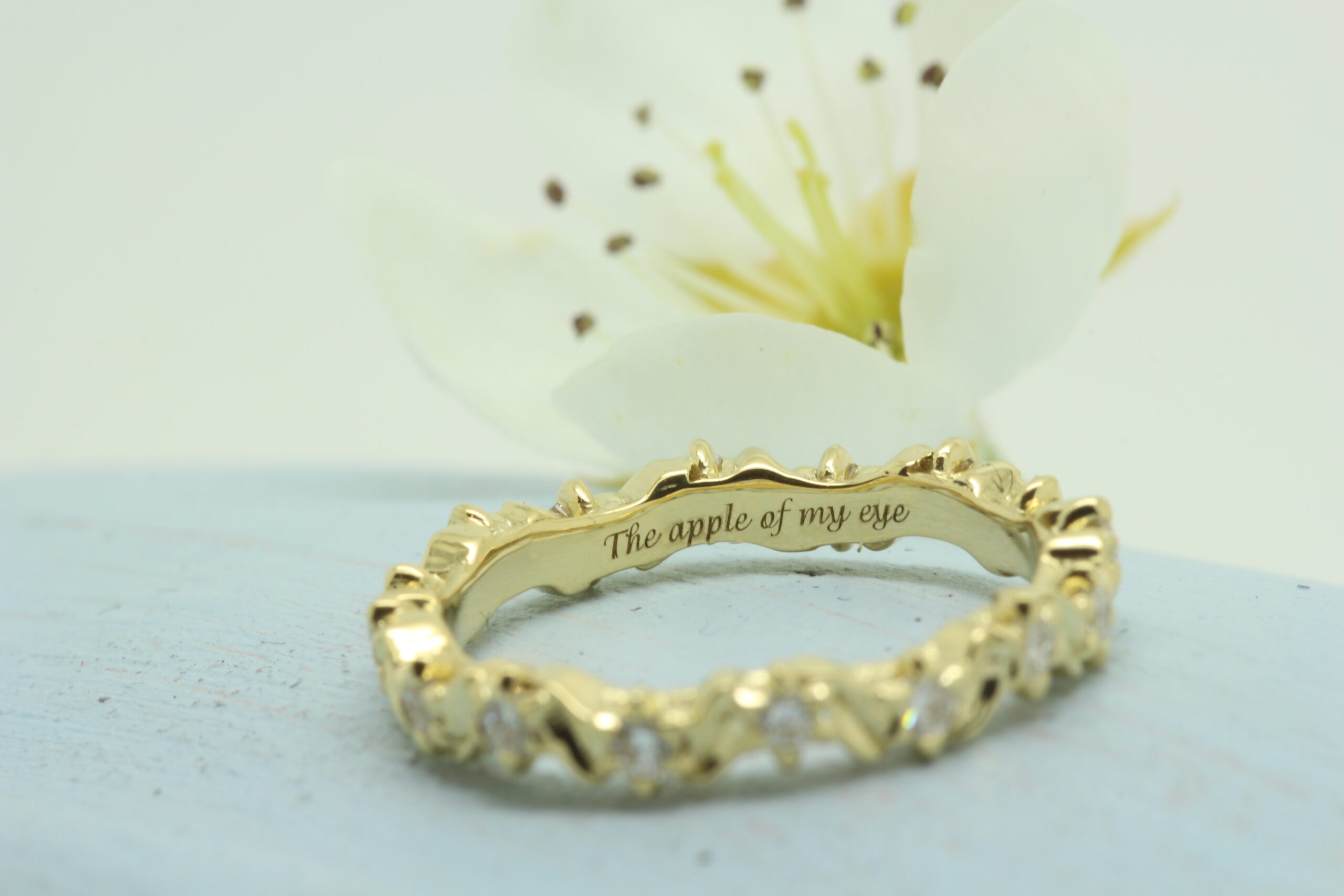 apple of eye Anna ring